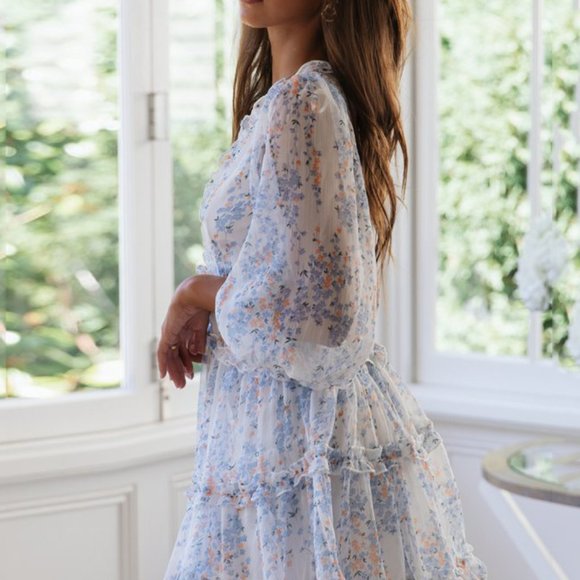 Floral "Amanda" Dress - Picture 2 of 8